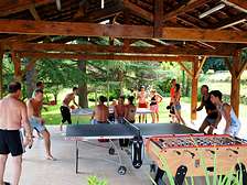 Tournois ping pong pétanque dans village vacances gites en Périgord Quercy à Gavaudun